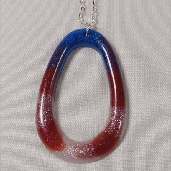 CLEARANCE Red white blue resin oval necklace with silver toned 13 inch chain - Picture 1 of 6